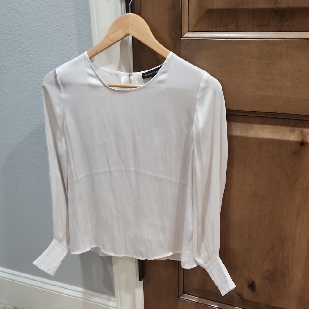 Banana Republic Classic Cream Blouse